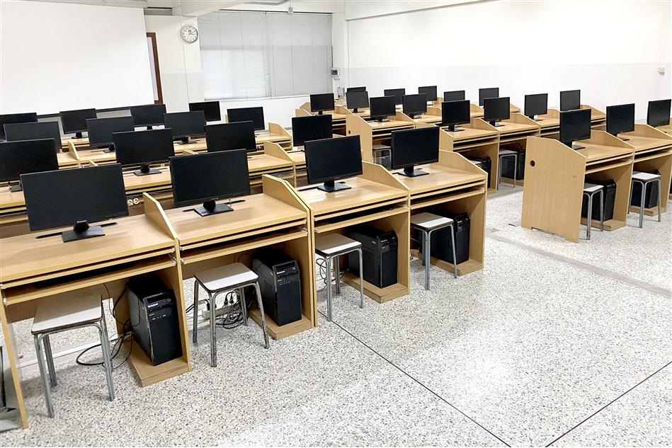 ห้องคอมพิวเตอร์ มหาวิทยาลัยภาษาและวัฒนธรรมปักกิ่ง กรุงเทพฯ